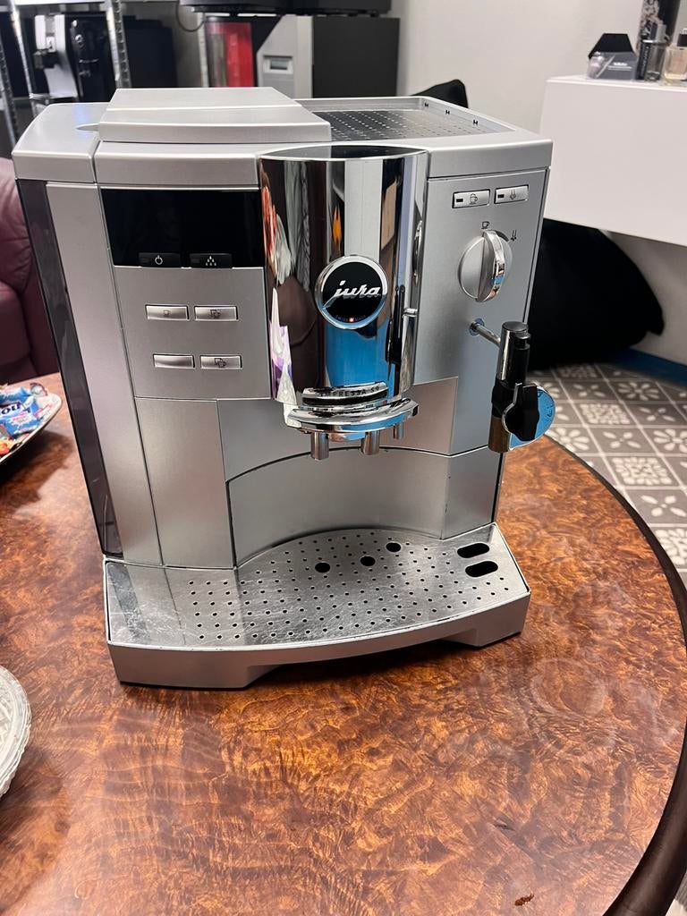 Jura s 9.2, Witgoed en Apparatuur, Koffiezetapparaten, Info@jura.com, 10 kopjes of meer, Koffiemachine, Ophalen of Verzenden