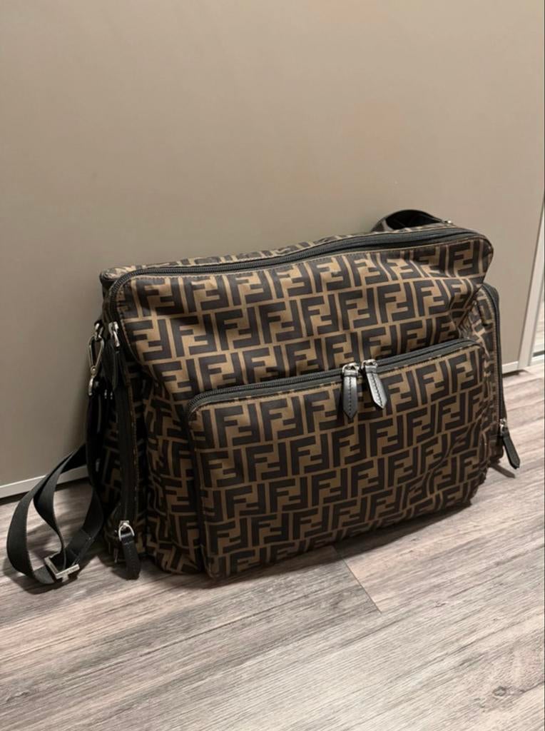FENDI Baby Luiertas Bruin - Unisex, Kinderen en Baby's, Luiertassen, Ophalen of Verzenden, Gebruikt, Schoudertas