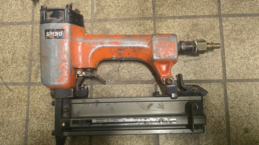 Spero tacker - Gebruikt, Doe-het-zelf en Verbouw, Gereedschap | Handgereedschap, Ophalen of Verzenden, Gebruikt