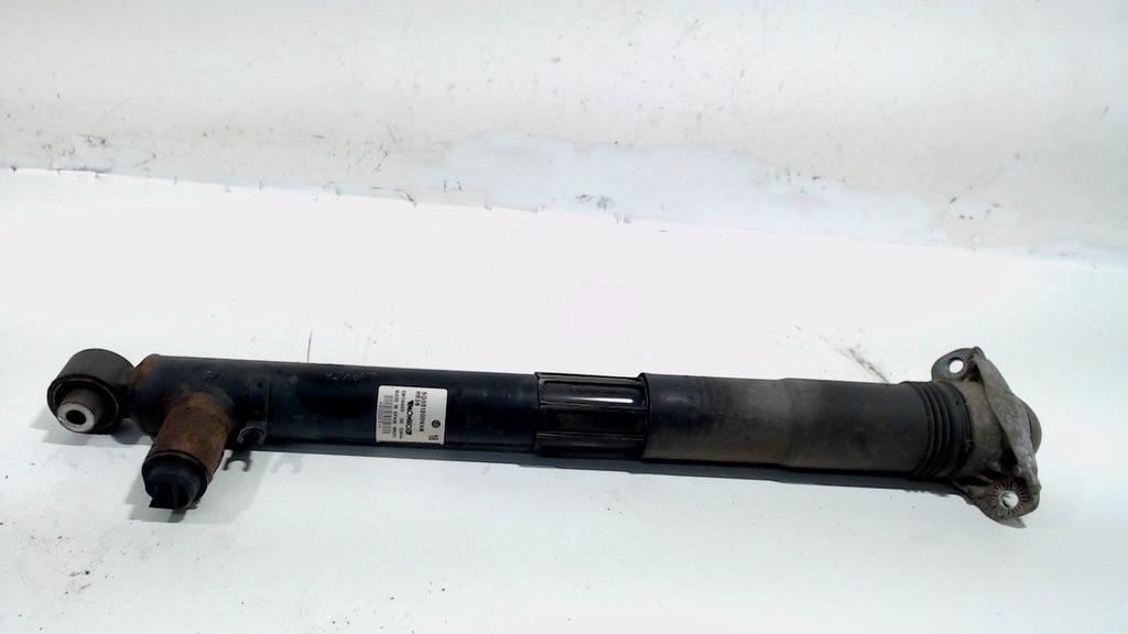 Schokbreker links achter Volkswagen Golf, Onderdelen@venauto.nl, Van der Ven Autorecycling B.V., Gebruikt, Ettenseweg 76, 4706 PB Roosendaal, The Netherlands