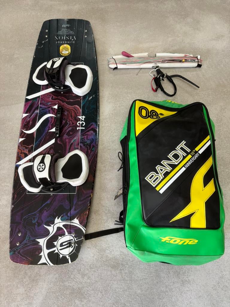 F-One Bandit 8 + Slingshot Vision 134x40 + F-One Bar, Ophalen, Gebruikt, Kitesurf-set, Twintip