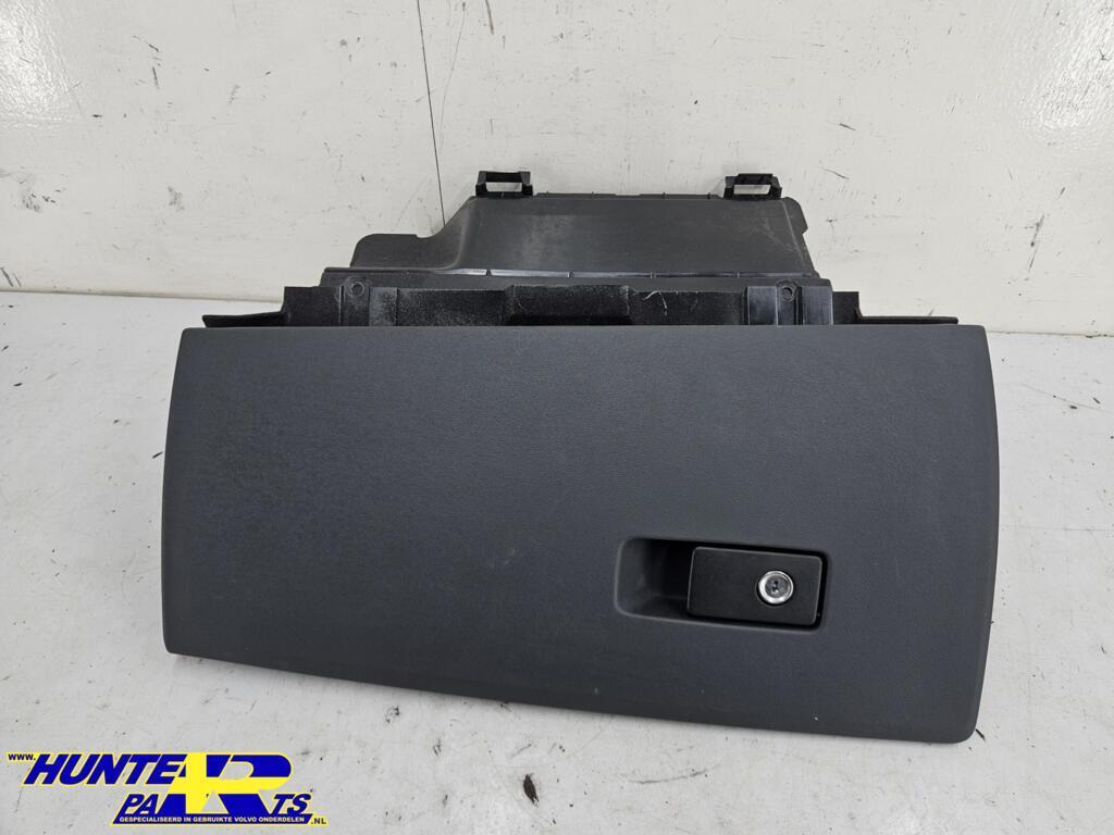 Dashboardkast zwart Volvo V70/XC70 ('07-'17) 31305492, Gebruikt, Ophalen of Verzenden, Volvo, Volvo