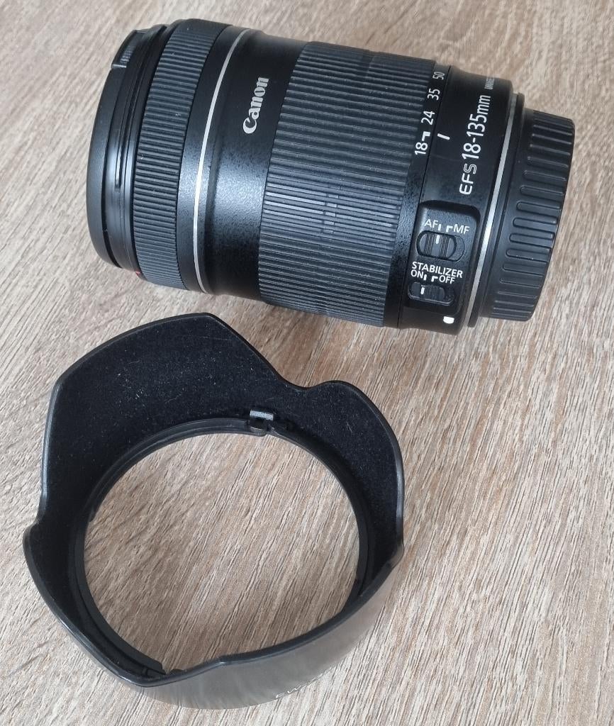 Canon EF-S 18-135mm f/3.5-5.6 IS zoomobjectief, Audio, Tv en Foto, Fotografie | Lenzen en Objectieven, Ophalen of Verzenden, Zo goed als nieuw