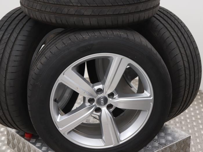 Sportvelgenset + banden van een Audi E-Tron (E-Tron 19-), Auto-onderdelen, 12 maanden garantie, Gebruikt, -, -