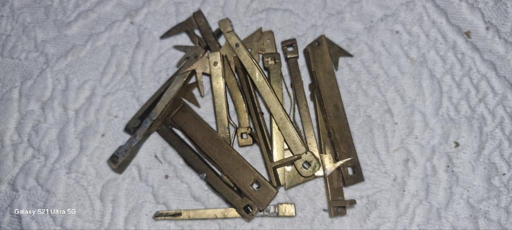 Friese staartklok of stoelklok lotje bokkepoten, Ophalen of Verzenden