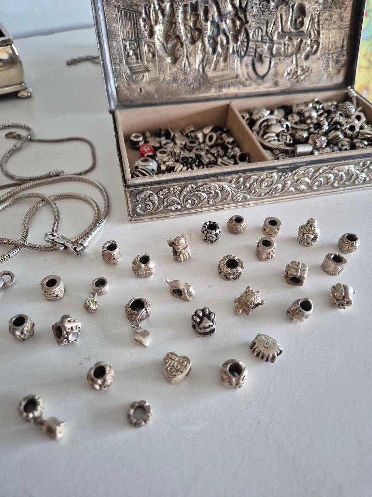 Pandora bedels 2 voor 25 euro, Sieraden, Tassen en Uiterlijk, Bedels, Zilver zolder, Pandora, Ophalen of Verzenden, Zo goed als nieuw