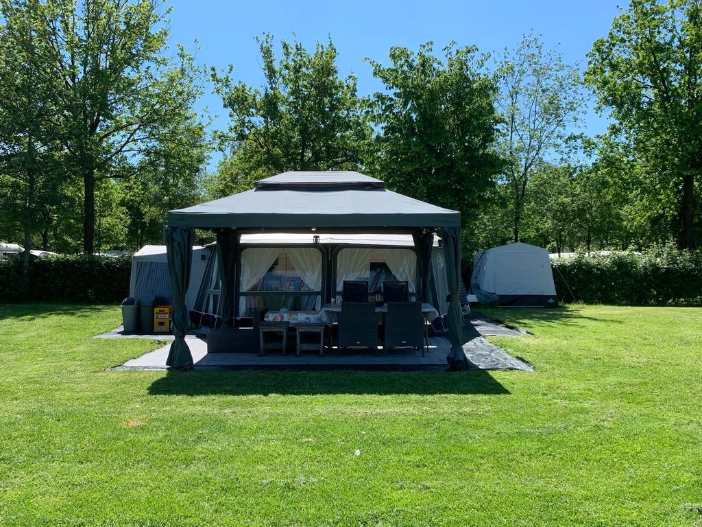 Caravan Hobby 560 met Isabella penta tent, Rondzit, Hobby, Particulier, Dwarsbed