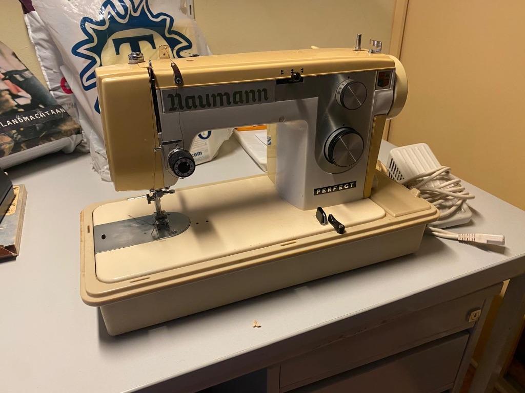 Vintage Naumann Perfect naaimachine in koffer met pedaal, Ophalen