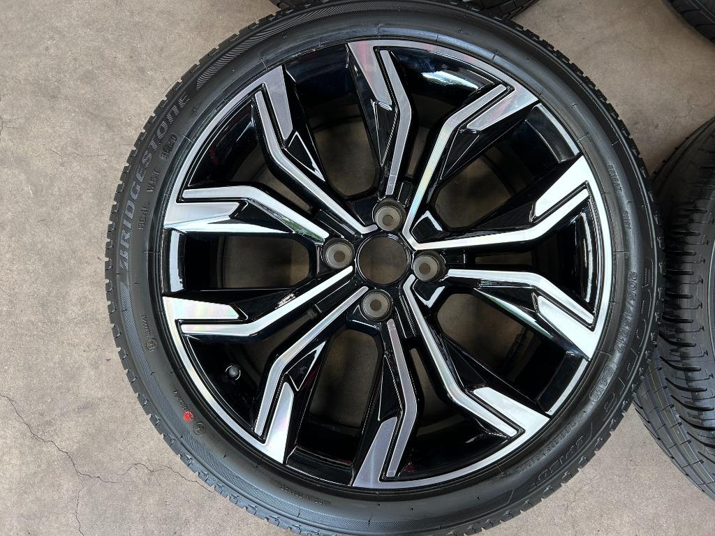 17 inch originele velgen + zomerbanden Renault Clio V, Auto-onderdelen, Banden en Velgen, Banden en Velgen, Nieuw, 17 inch, Personenwagen