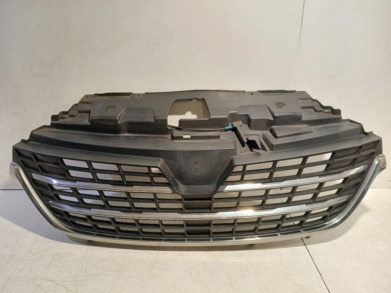 Grille Renault Trafic, Onderdelen@venauto.nl, Van der Ven Autorecycling B.V., Gebruikt, Ettenseweg 76, 4706 PB Roosendaal, The Netherlands