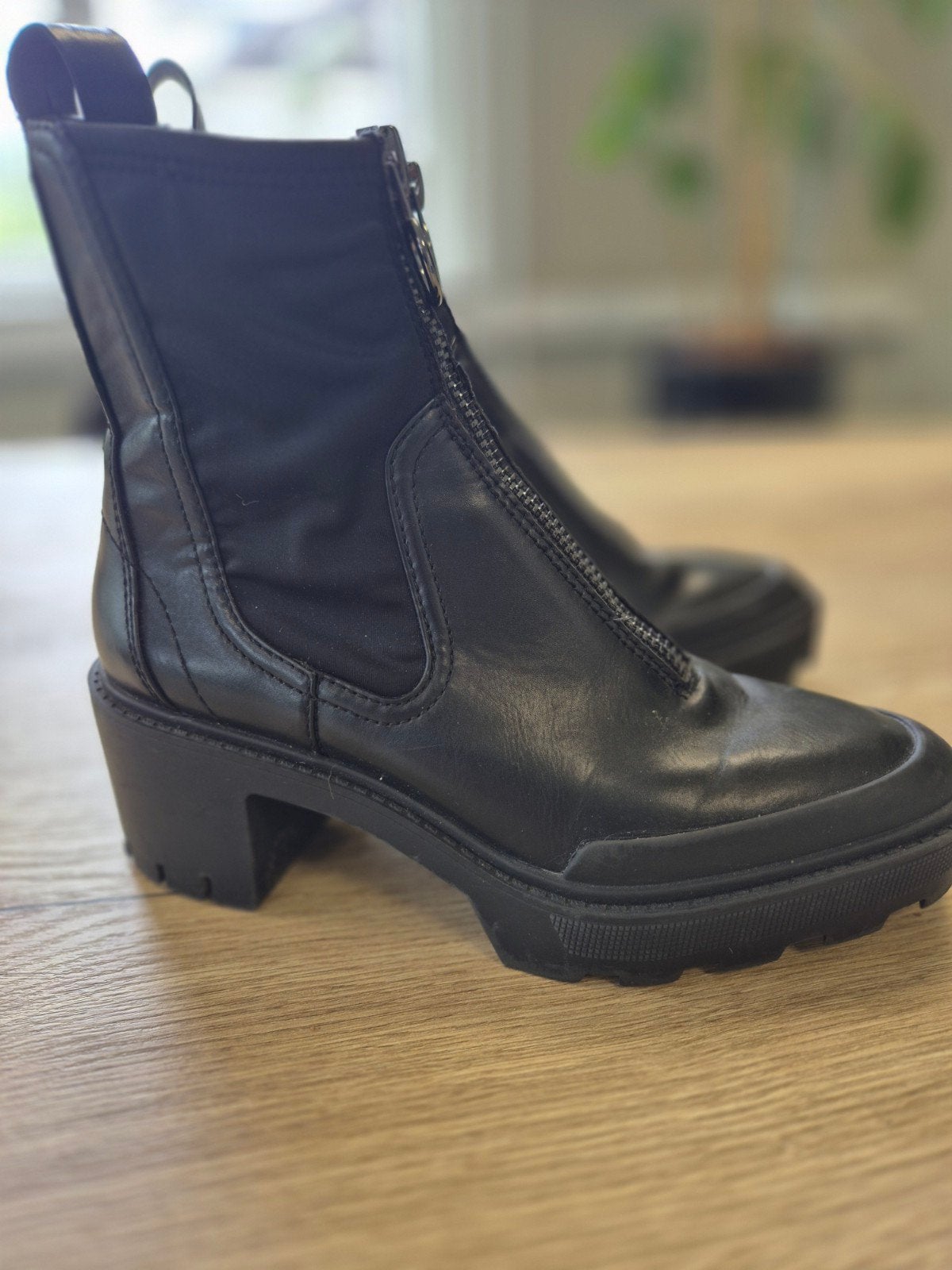 Zara zwarte enkellaarzen met rits en plateauzool, Dansschoenen, Ophalen of Verzenden, Zo goed als nieuw, Zara