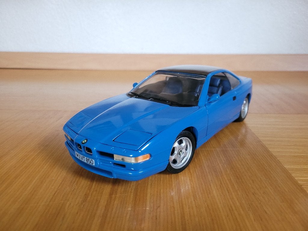 1:18 BMW E31 850 CSI Revell Blue, Hobby en Vrije tijd, Modelauto's | 1:18, Verzenden, Gebruikt, Auto, Revell