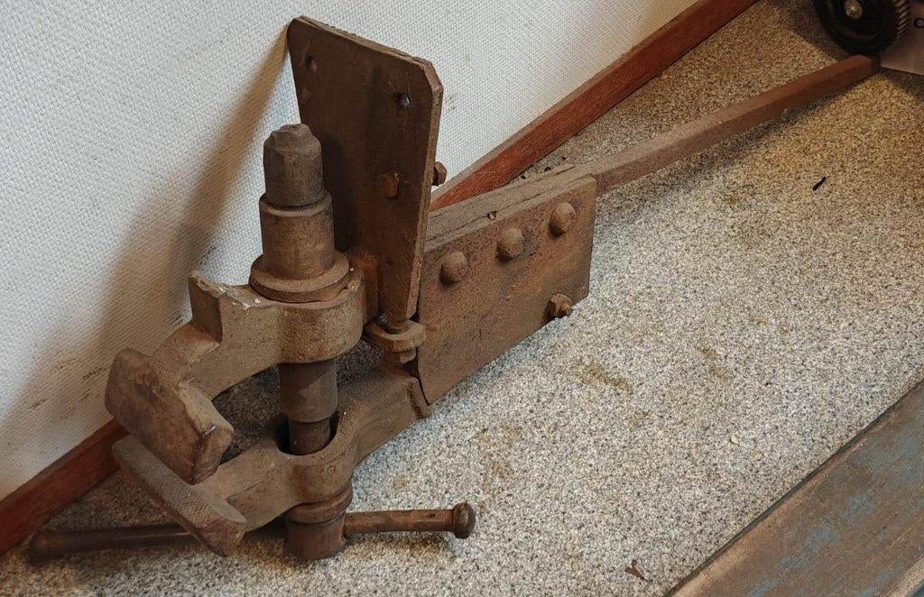Staartbankschroef, Antiek en Kunst, Antiek | Gereedschap en Instrumenten, Ophalen