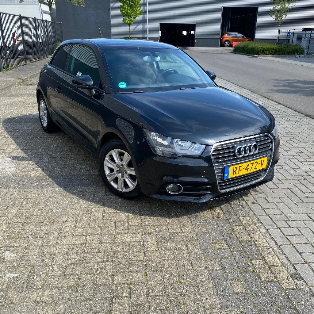 Audi A1 1.2 Tfsi 63KW 2010 Zwart 156K KM + opties!, Auto's, Audi, Voorwielaandrijving, Stof, Zwart, 4 cilinders