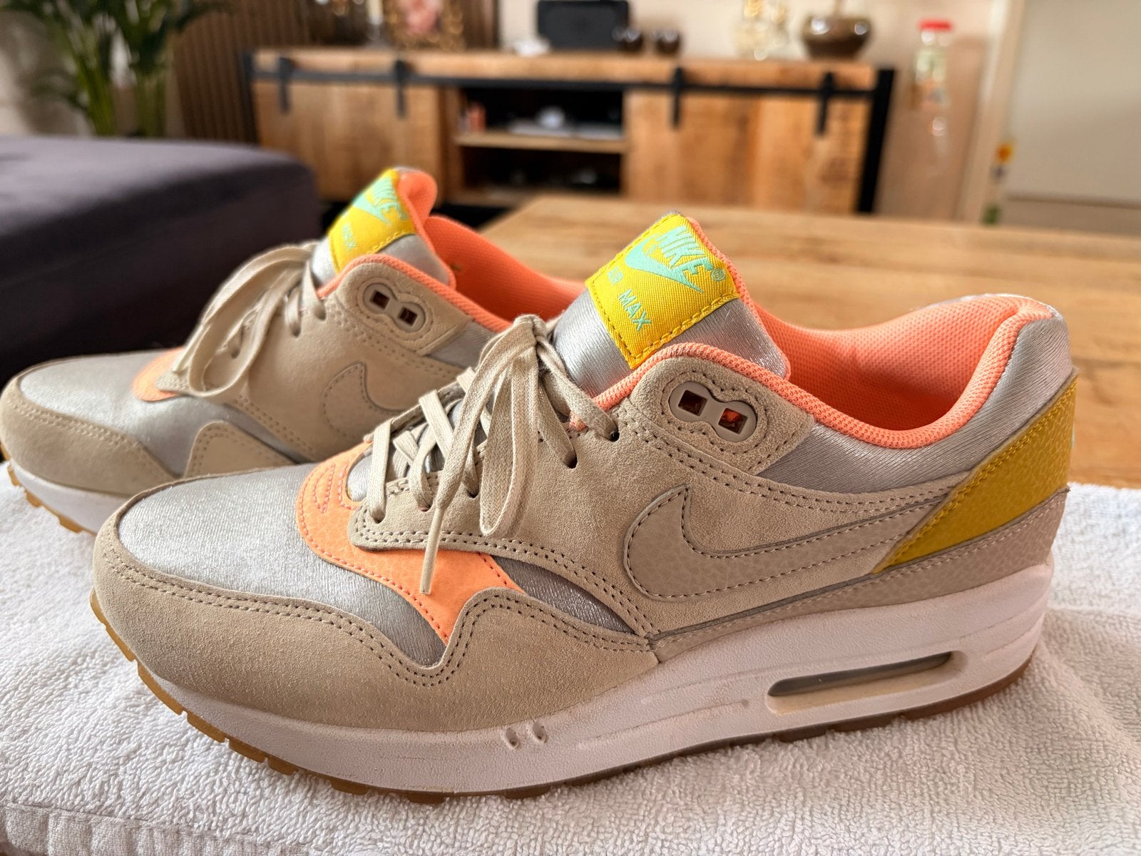 Nike Air Max 1 Premium 'Metallic Silver' (2015), Ophalen of Verzenden, Gedragen, Grijs, Sneakers of Gympen