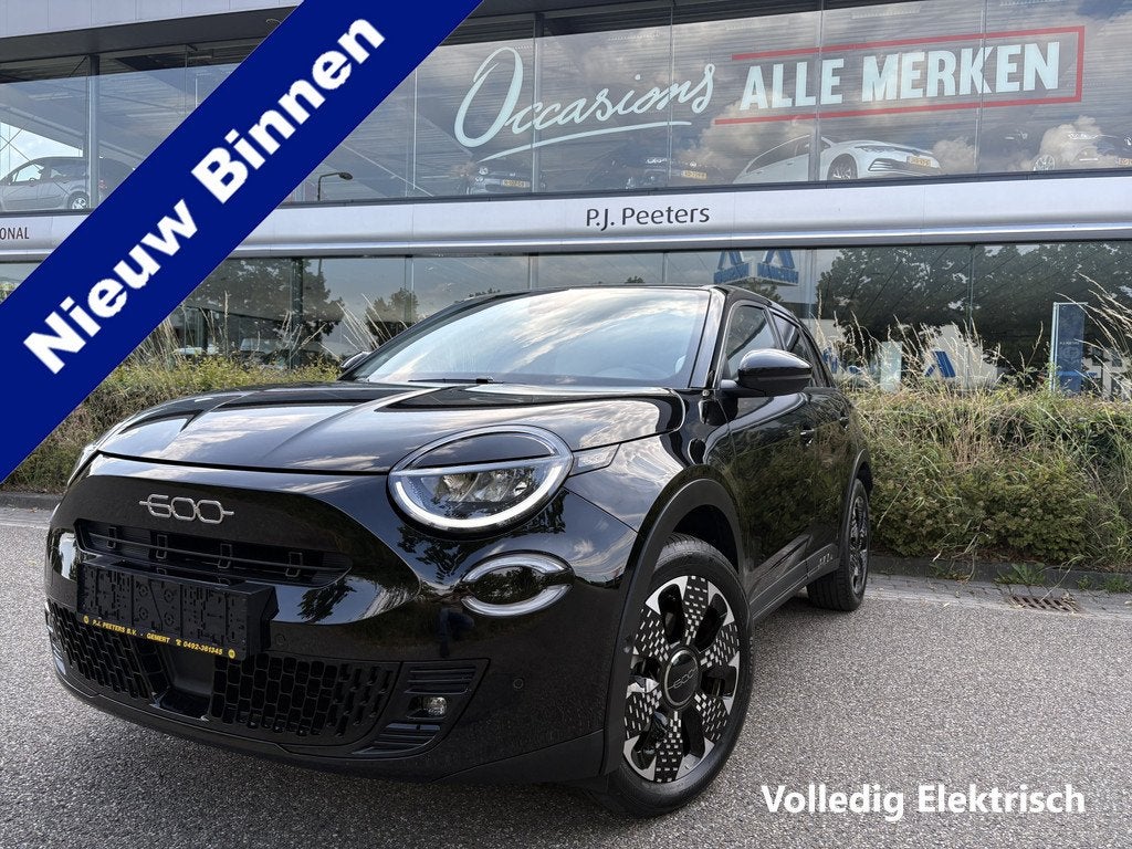 Fiat 600E La prima 54 Kwh Achteruitrijcamera - Apple carplay, Auto's, Fiat, Bedrijf, Te koop, 600E, Achteruitrijcamera, Airbags
