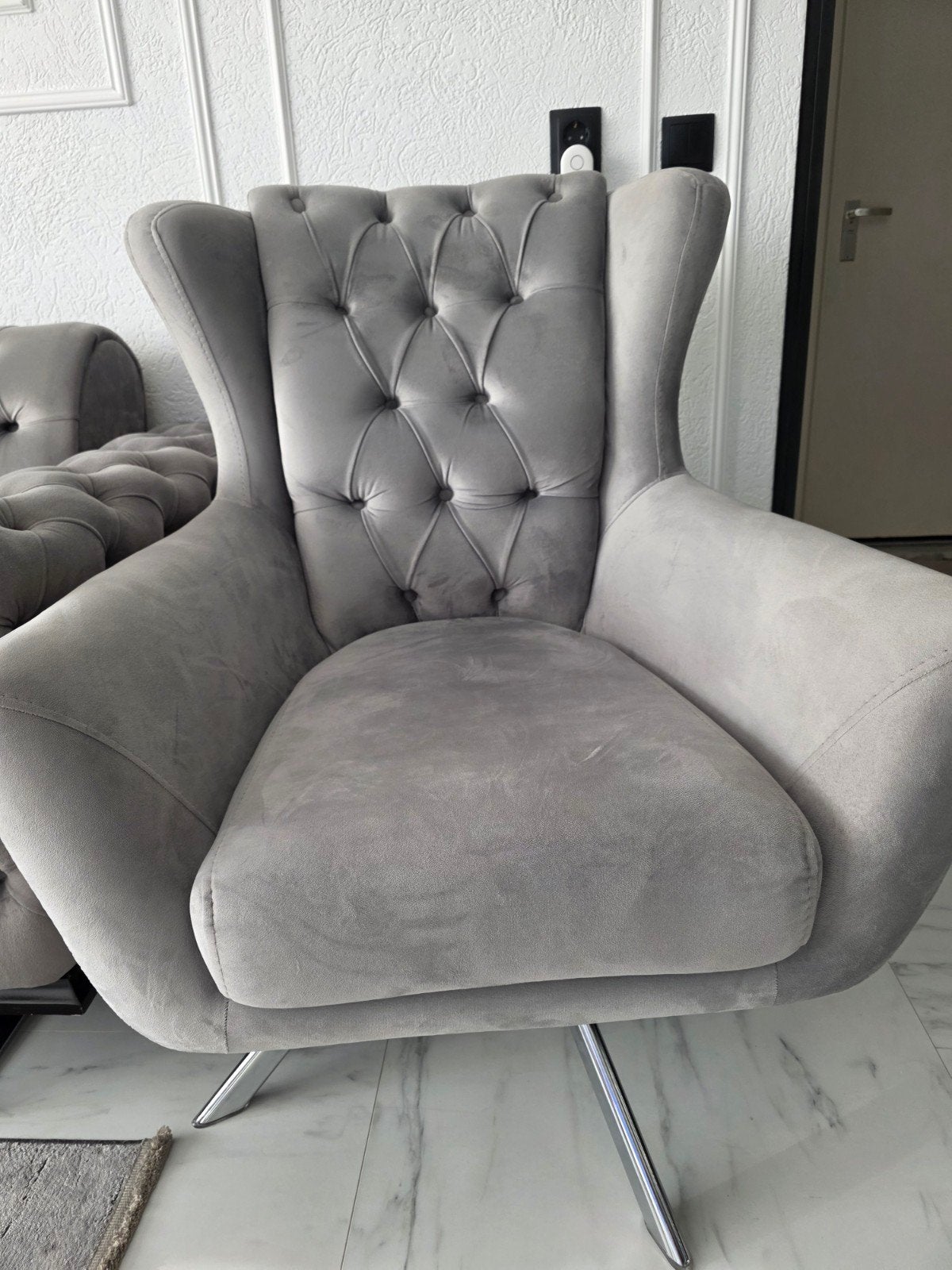 Grijze fluwelen fauteuil met knopen, Ophalen, Klassiek, Modern, Chesterfield, Gebruikt, 75 tot 100 cm