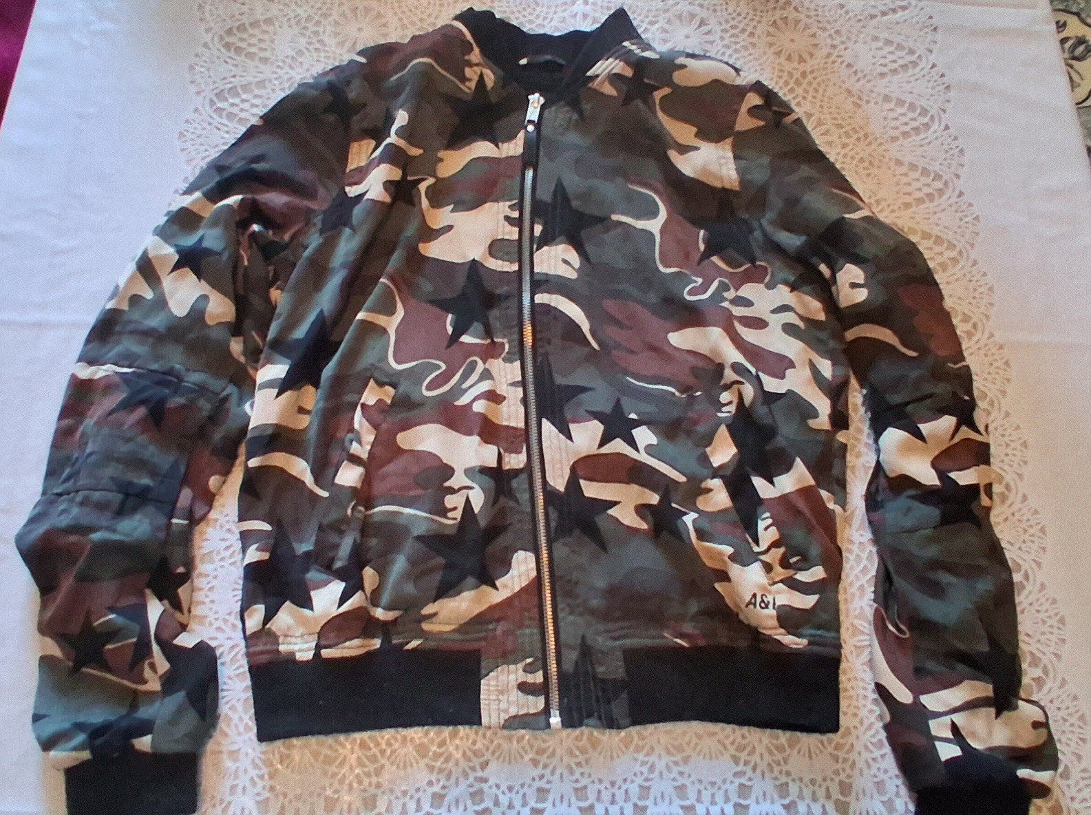 Leuk camouflage jasje met sterren - Amy&Ivy, Kleding | Dames, Ophalen of Verzenden, Amy&Ivy, Maat 36 (S), Gedragen