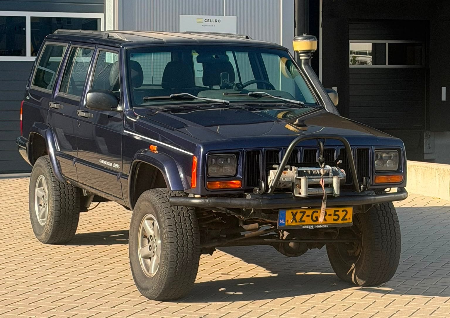 ‼️JEEP CHEROKEE 4.0 6/CILINDER OFFROAD 180PK YOUNGTIMER ‼️, Auto's, Jeep, Automaat, 4000 cc, Blauw, Leder en Stof