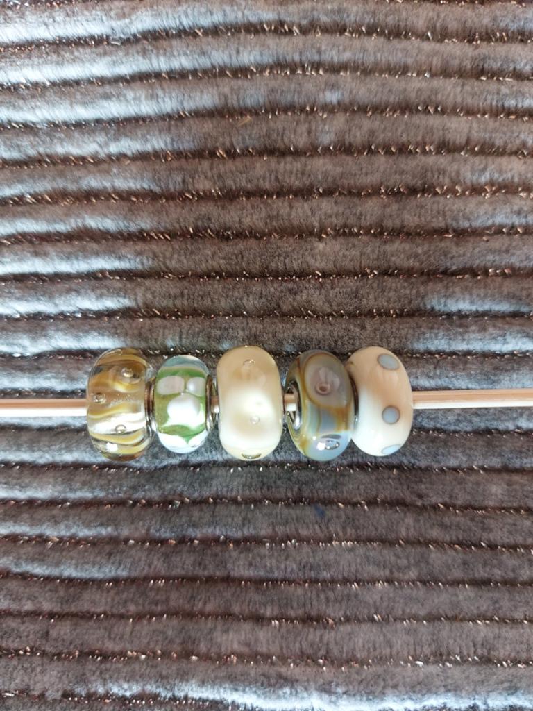 5 Murano beads in geel/beige tinten voor Trollbeads., Ophalen of Verzenden, Zo goed als nieuw, Glas of Kristal, Trollbeads