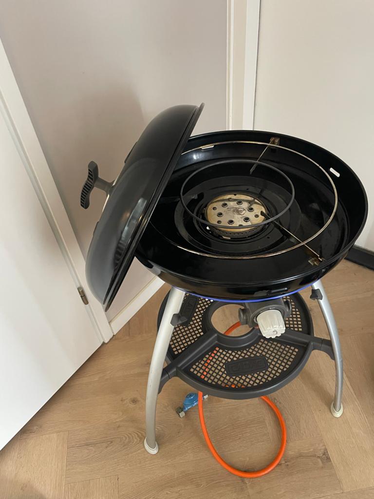 Cadac Carri Chef 2 skottlebraai met paellapan en plancha., Tuin en Terras, Gasbarbecues, Ophalen, Zo goed als nieuw