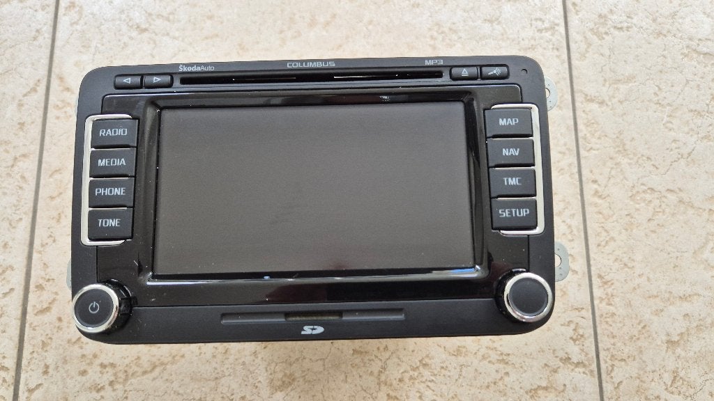 Skoda RNS510 radio navigatie systeem (met defect), Ophalen, Gebruikt
