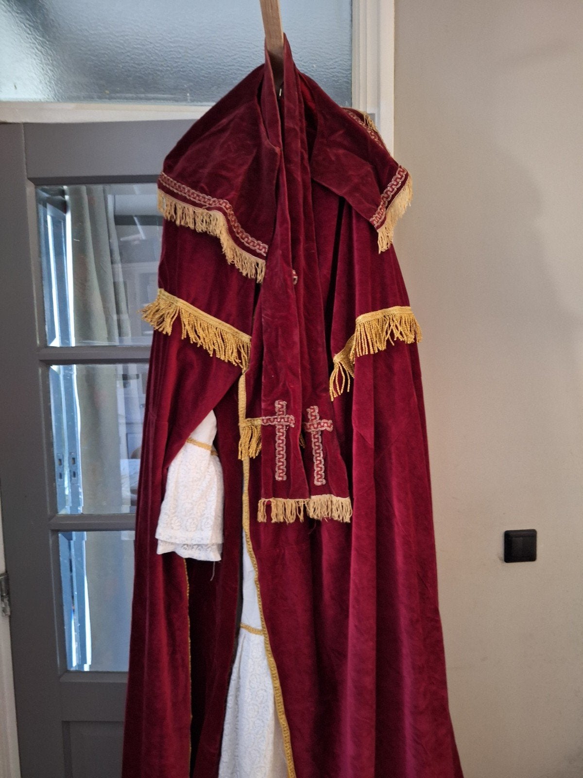 Sinterklaas Kostuum - Compleet Pak met Mijter en Tabberd, Hobby en Vrije tijd, Ophalen of Verzenden, Zo goed als nieuw, Pak of Jurk