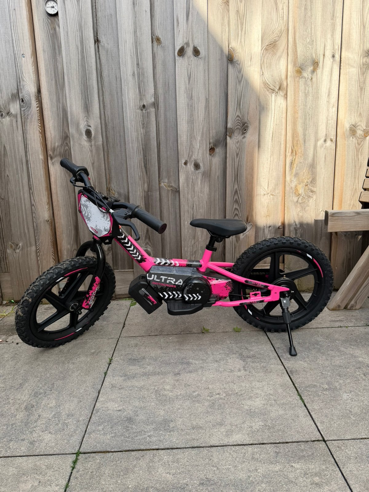 Electrische loopfiets ultra met accu, Kinderen en Baby's, Speelgoed | Buiten | Voertuigen en Loopfietsen, Ophalen, Loopfiets