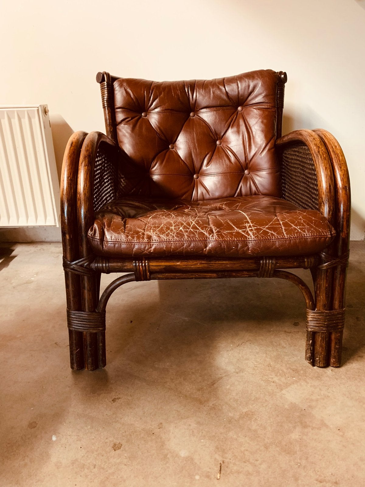 Vintage rotan fauteuil met bruin leren kussens, Ophalen