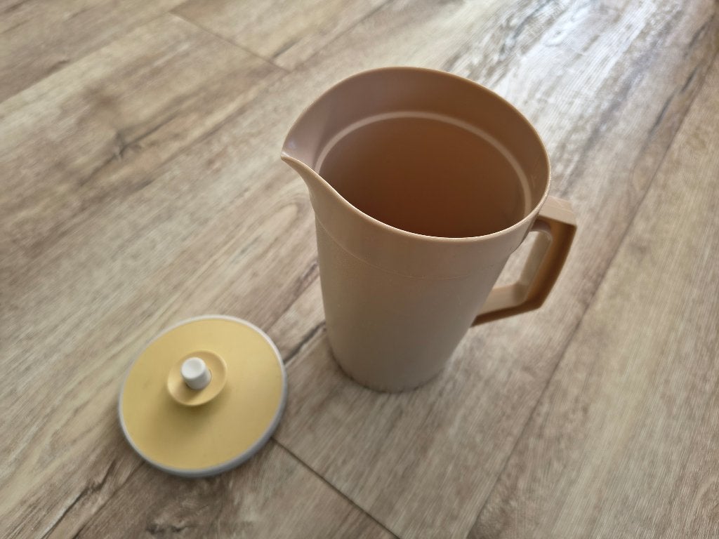 Prachtige Tupperware kan met vacuüm deksel, schenkkan water., Gebruikt, Onb, Beker of Kan, Ophalen of Verzenden