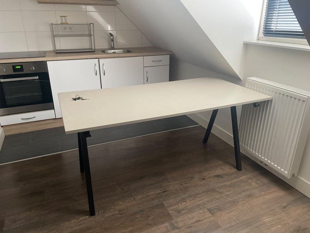 Bureau, Ophalen, Zo goed als nieuw, IKEA, Computerbureau