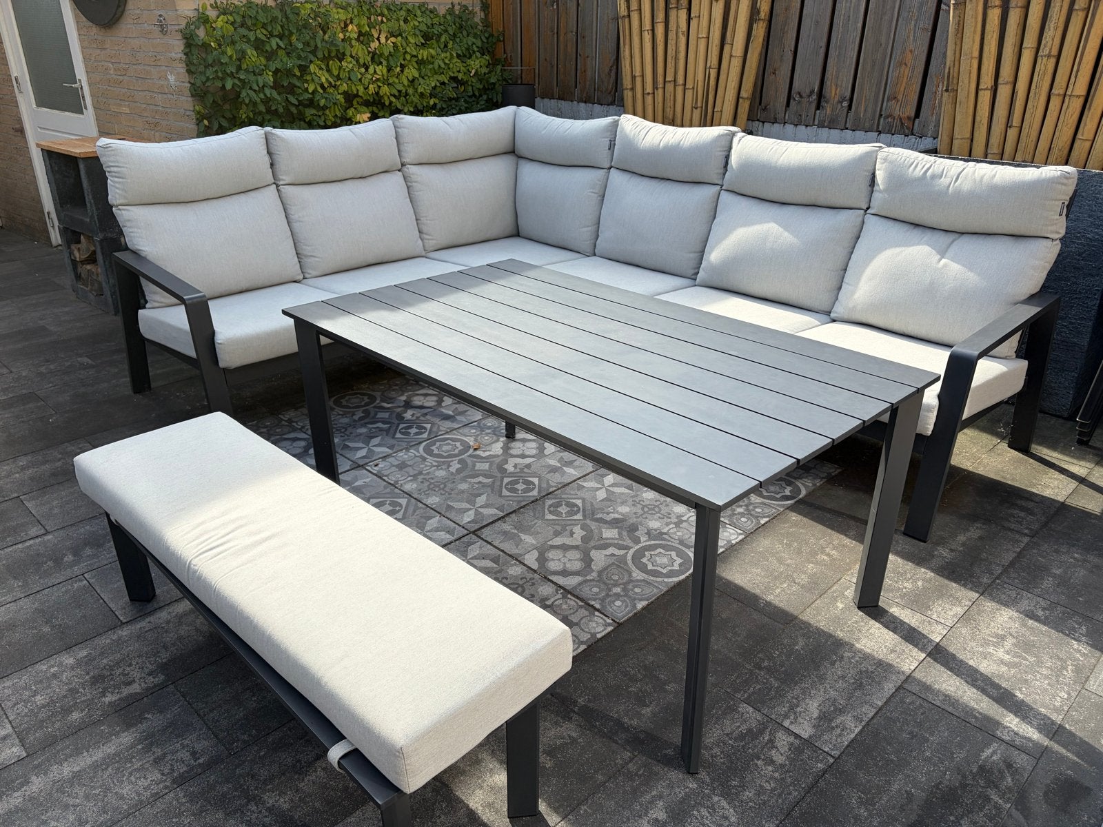 Luxe loungeset met eettafel en bank - Intratuin Lille, Ophalen, 6 zitplaatsen, Aluminium, Zo goed als nieuw