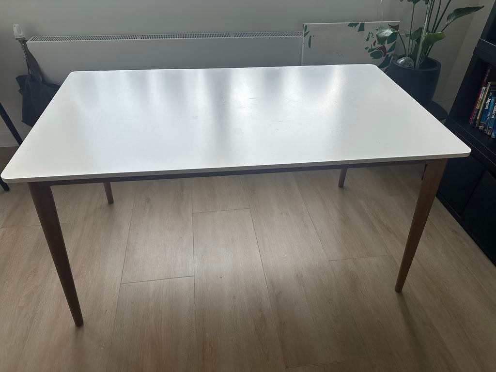 Ikea FANBYN Eettafel wit met houten poten - Modern design, Huis en Inrichting, Ophalen, Gebruikt, 100 tot 150 cm, 50 tot 100 cm
