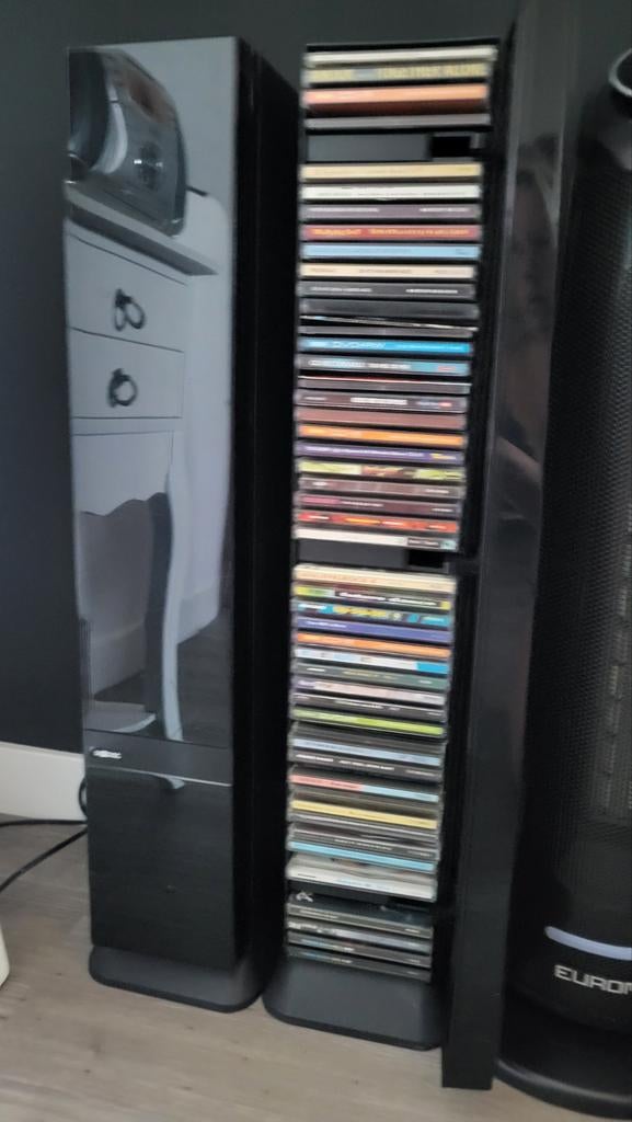 Set van twee elegante zwarte hoogglans opbergzuilen voor CD', Ophalen, Cd's