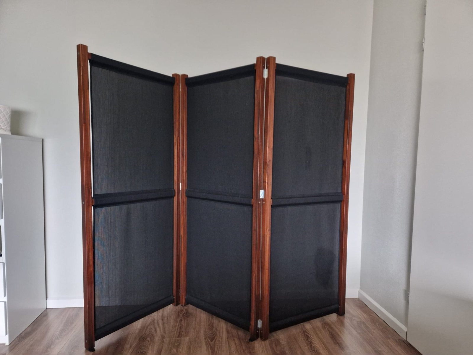 Houten kamerscherm met 3 panelen en zwarte stof, Ophalen, Zo goed als nieuw
