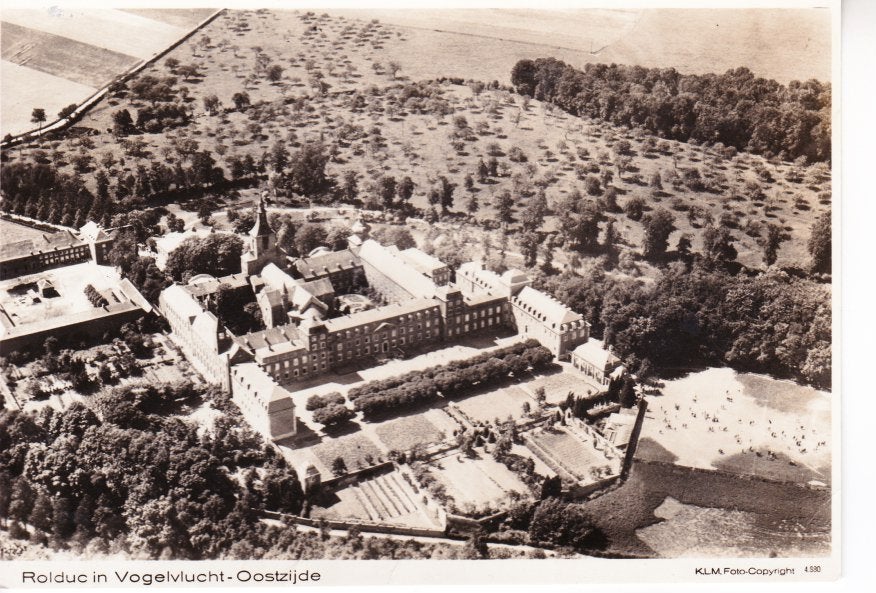 Kerkrade - Rolduc in Vogelvlucht - Oostzijde (ingekort), Verzamelen, Ansichtkaarten | Nederland, Ophalen of Verzenden, 1920 tot 1940