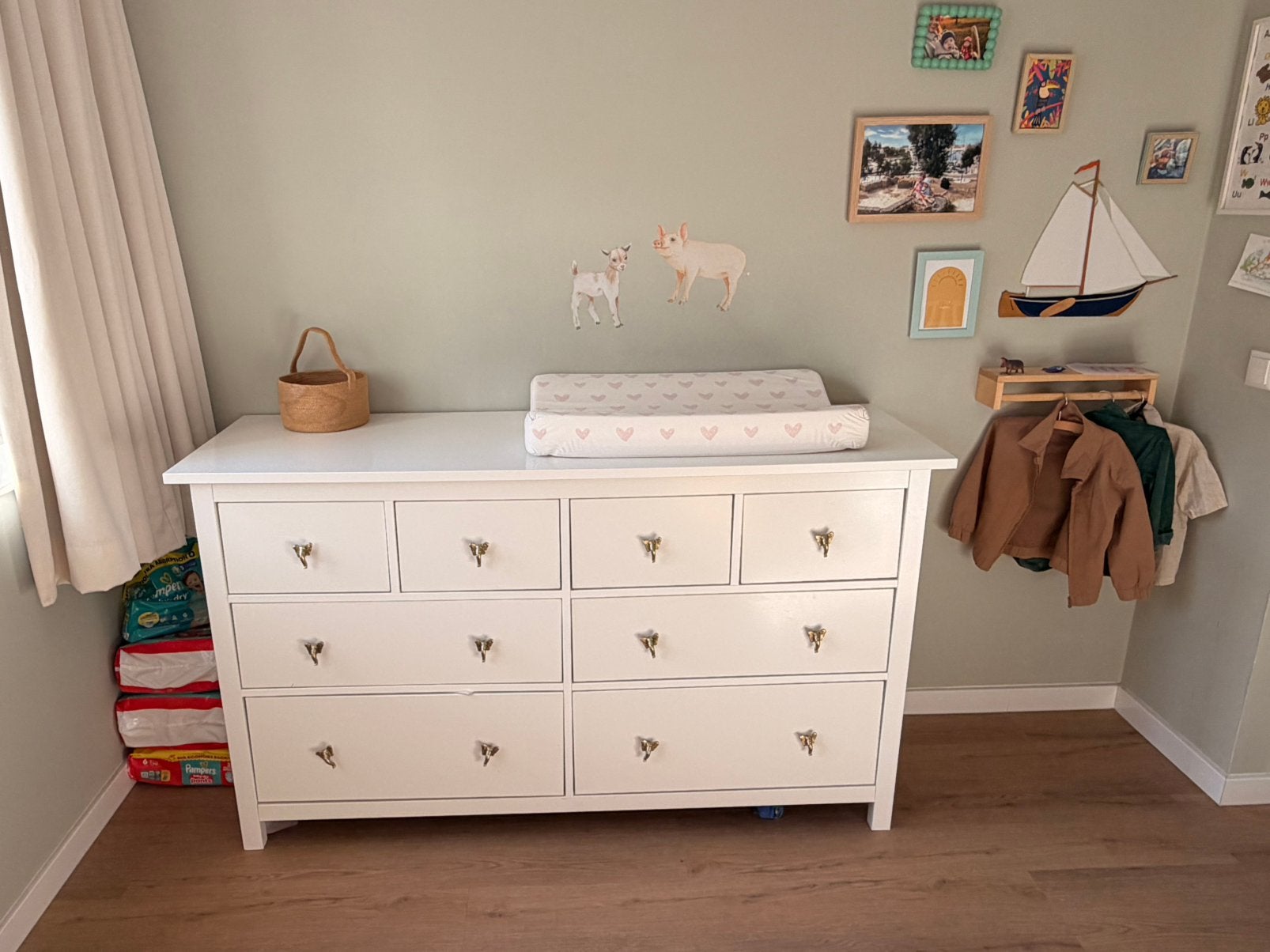 Ikea hemnes ladekast / commode, Kinderen en Baby's, Ophalen, Zo goed als nieuw, Jongetje of Meisje