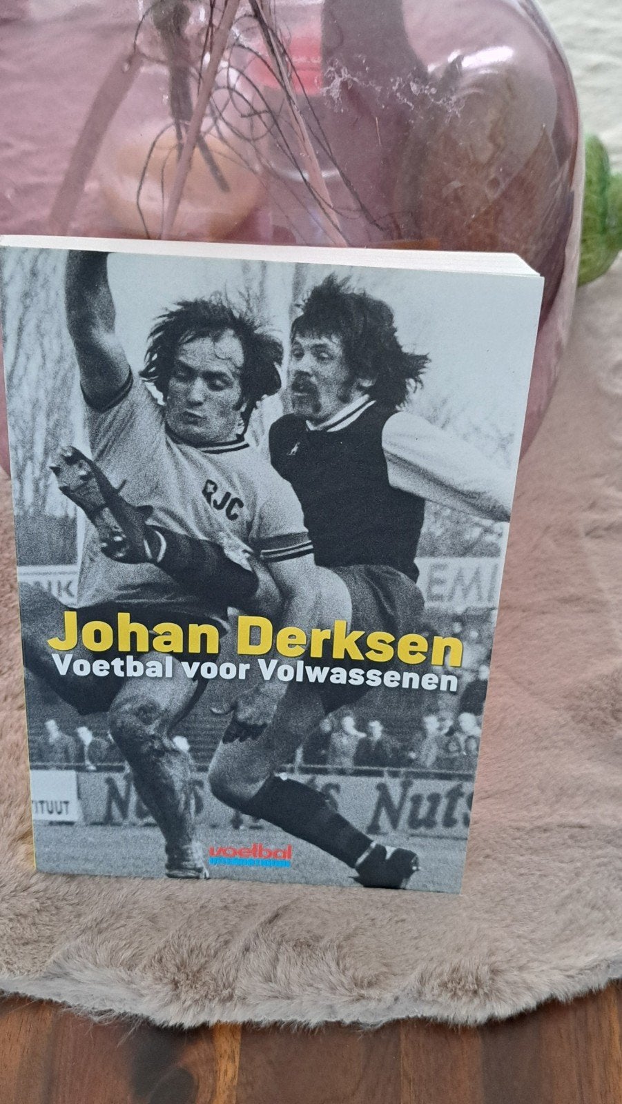 Boek  Johan Derksen  ,voetbal voor volwassenen,, Ophalen of Verzenden, Gelezen, Balsport
