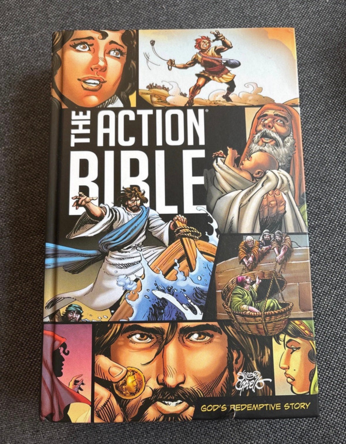 The Action Bible, Ophalen of Verzenden, Zo goed als nieuw