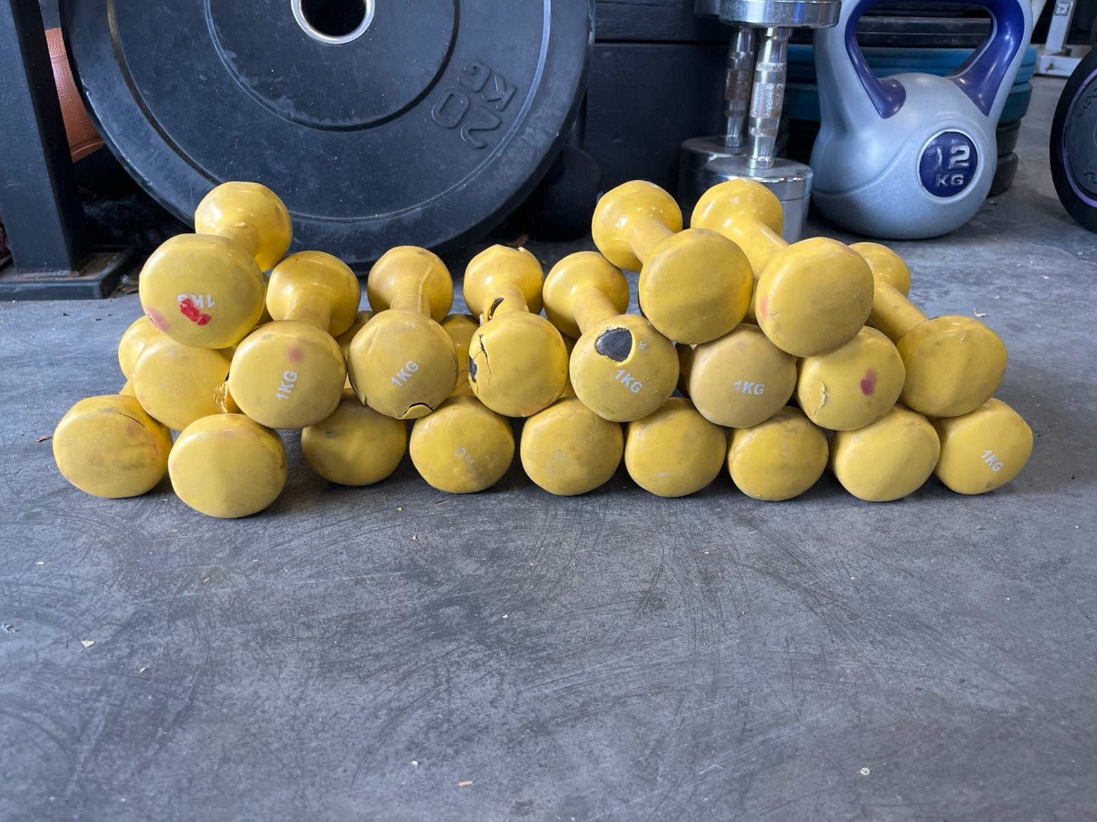 20 x 1 kg rubberen dumbbells set gewichten, Sport en Fitness, Rubberen dumbbells, Gebruikt, Gewichten, Ophalen of Verzenden