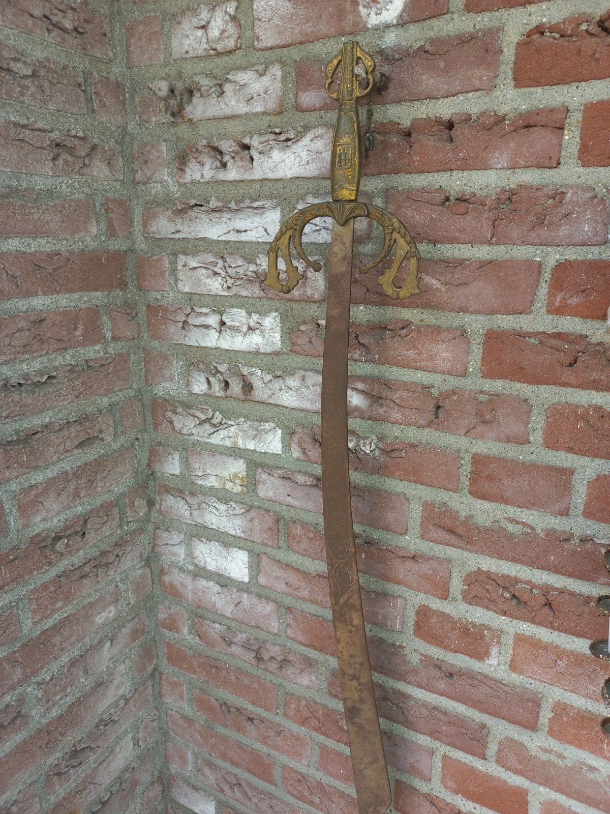 Kasteel zwaard met koperen handvat, 90 cm lang, Ophalen, Gebruikt