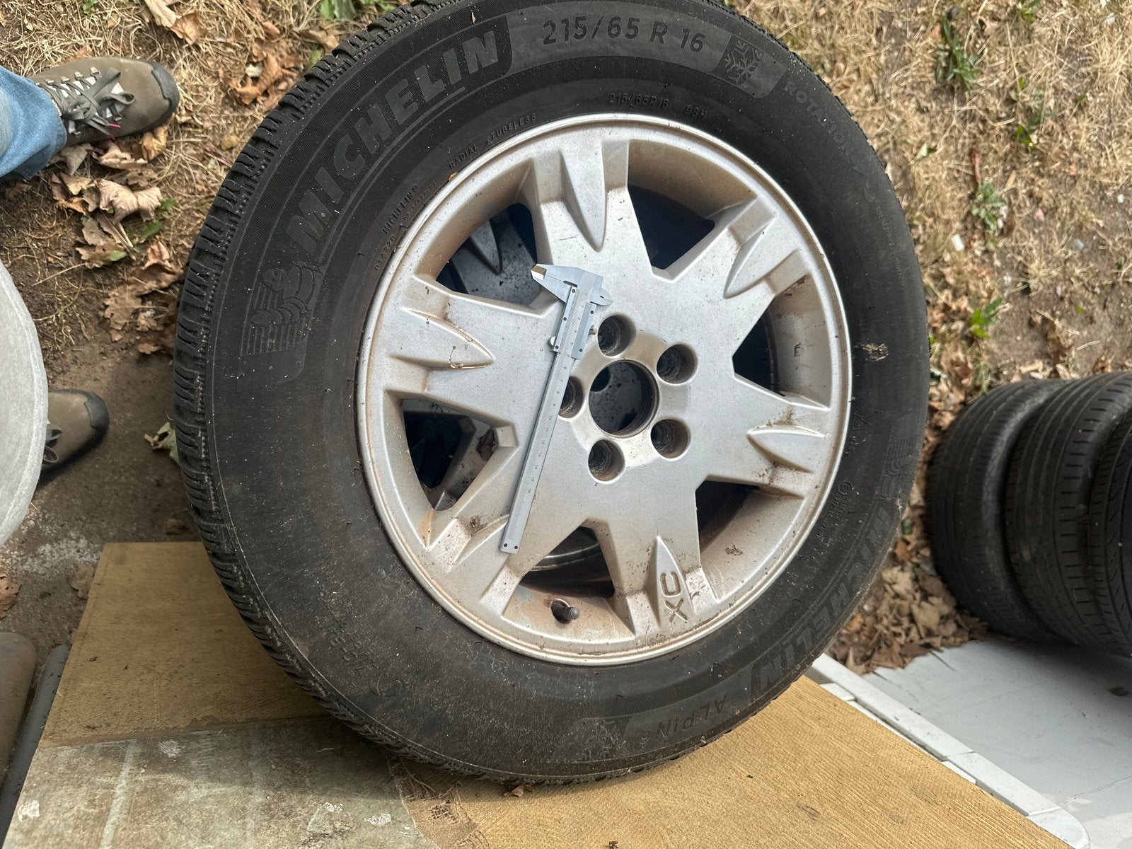 Michelin Alpin 6 Winterbanden met Velgen - 215/65 R16, Auto-onderdelen, Banden en Velgen, Ophalen, 16 inch, Banden en Velgen, Winterbanden