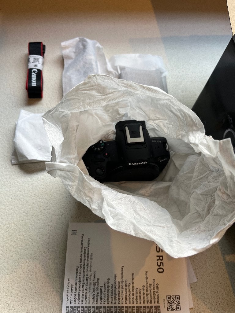 Foto 6 van Canon EOS R50 Systeemcamera body - Nieuw in doos