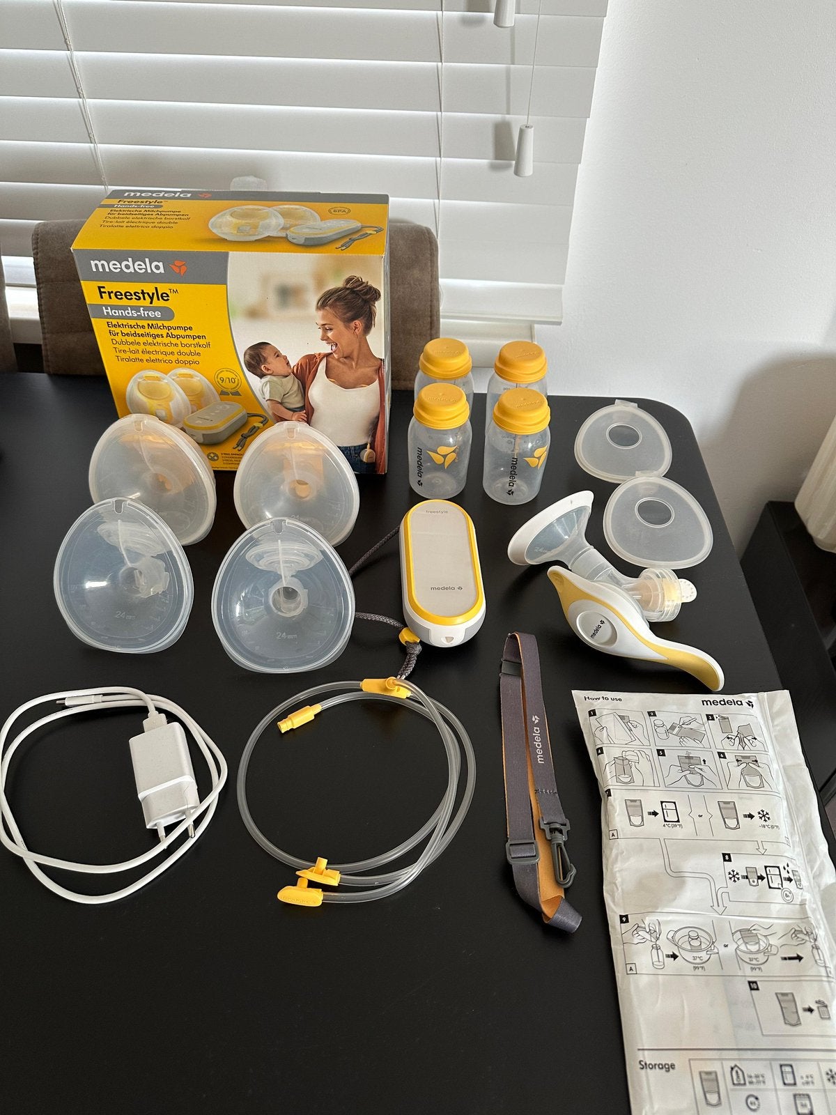 Medela freestyle kolf + handkolf + extra’s, Ophalen, Zo goed als nieuw, Borstkolf