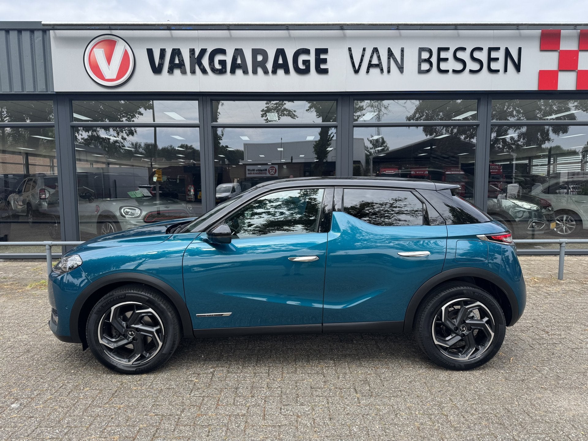 DS DS 3 Crossback 1.2 PureTech Grand Chic LEDER-MASSAGE-CAME, Auto's, DS, Gebruikt, Euro 6, 1199 cc, Blauw