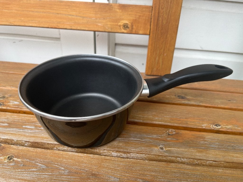 Zwarte steelpan braadpan - diameter 18 cm sauspan, Huis en Inrichting, Ophalen of Verzenden, Gietijzer