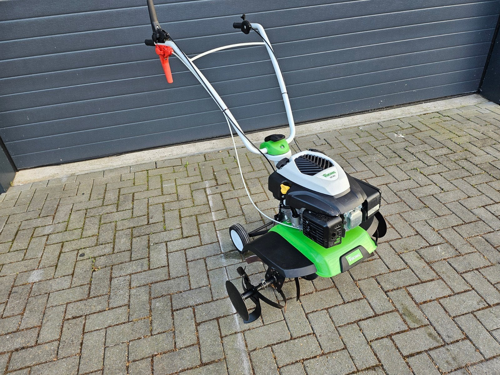 Tuinfrees viking b&s aandrijving, Ophalen