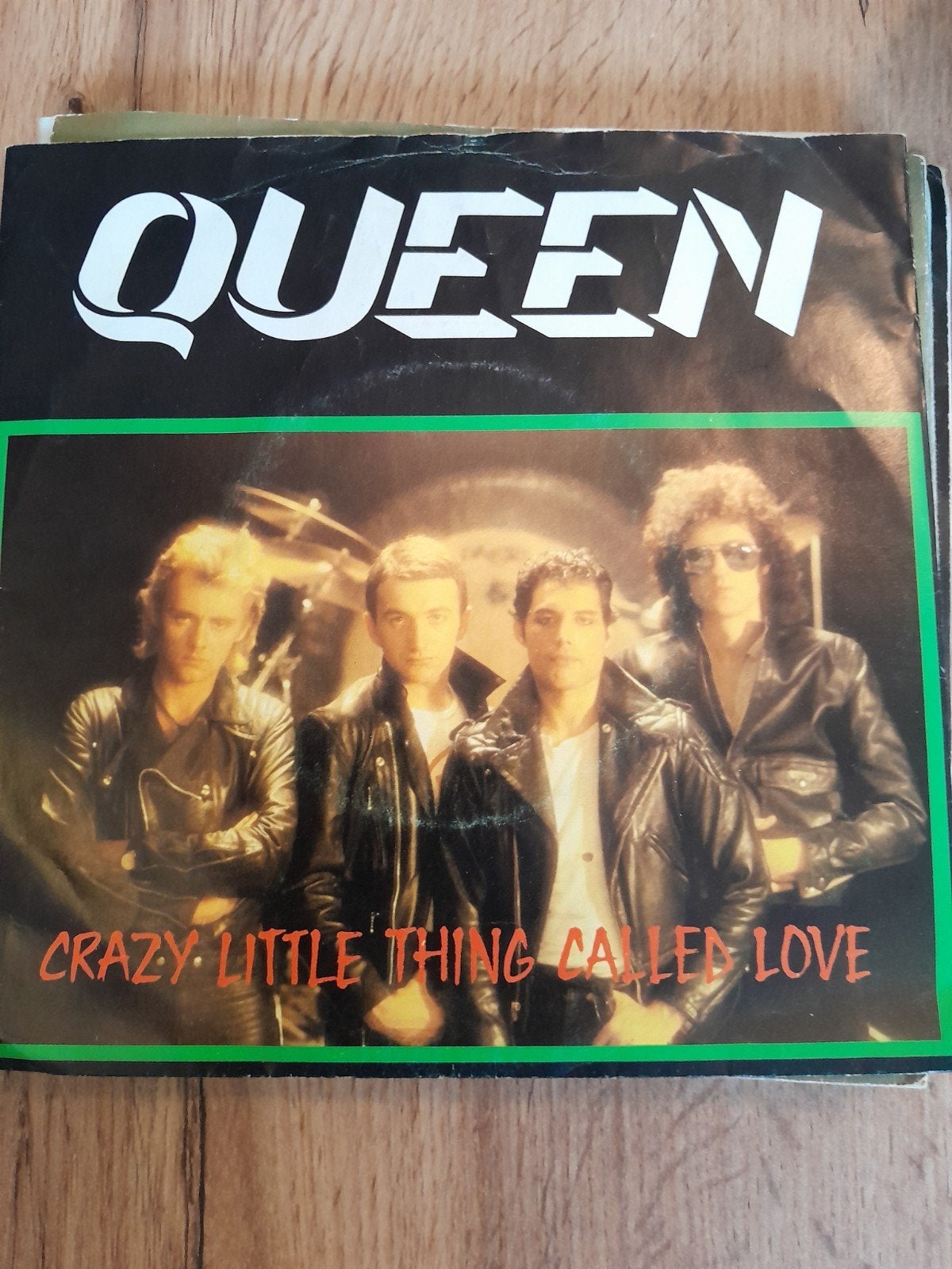 Queen 7inch crazy little thing called love, Cd's en Dvd's, Ophalen of Verzenden, Zo goed als nieuw, Pop