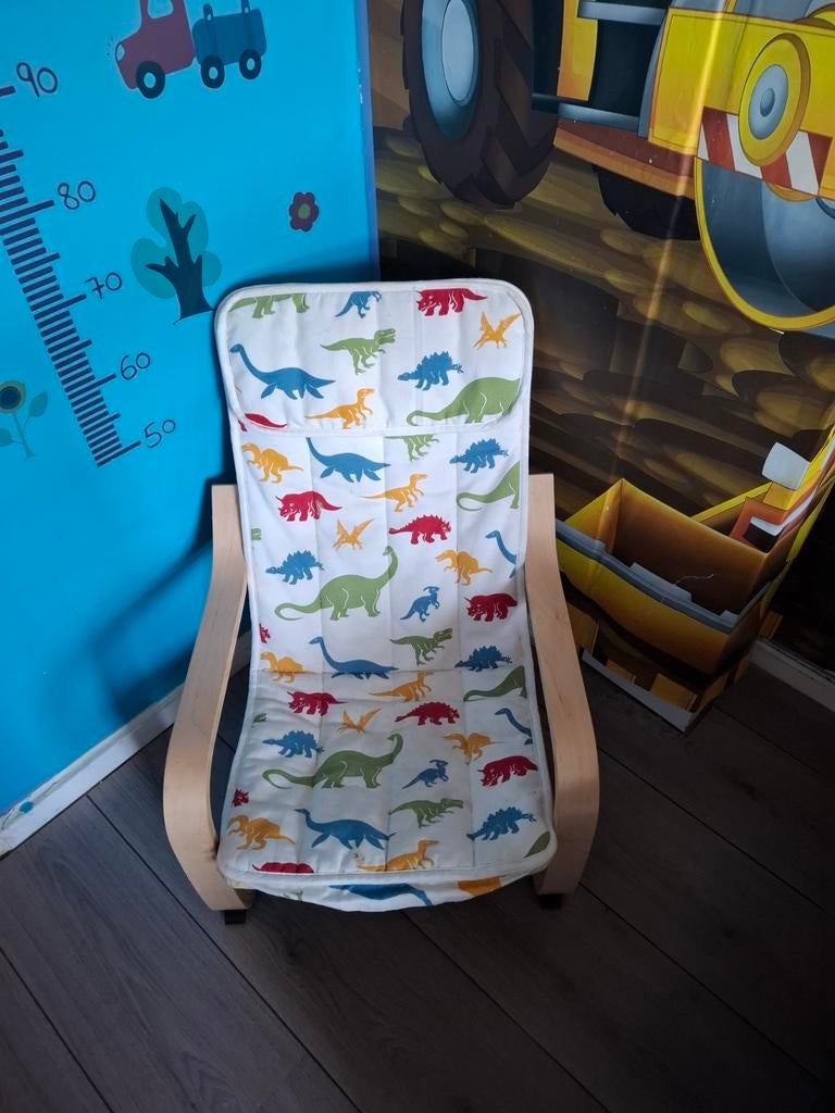 IKEA kinderstoel met dinosaurusprint - zo goed als nieuw, Ophalen of Verzenden, Zo goed als nieuw, Stoel