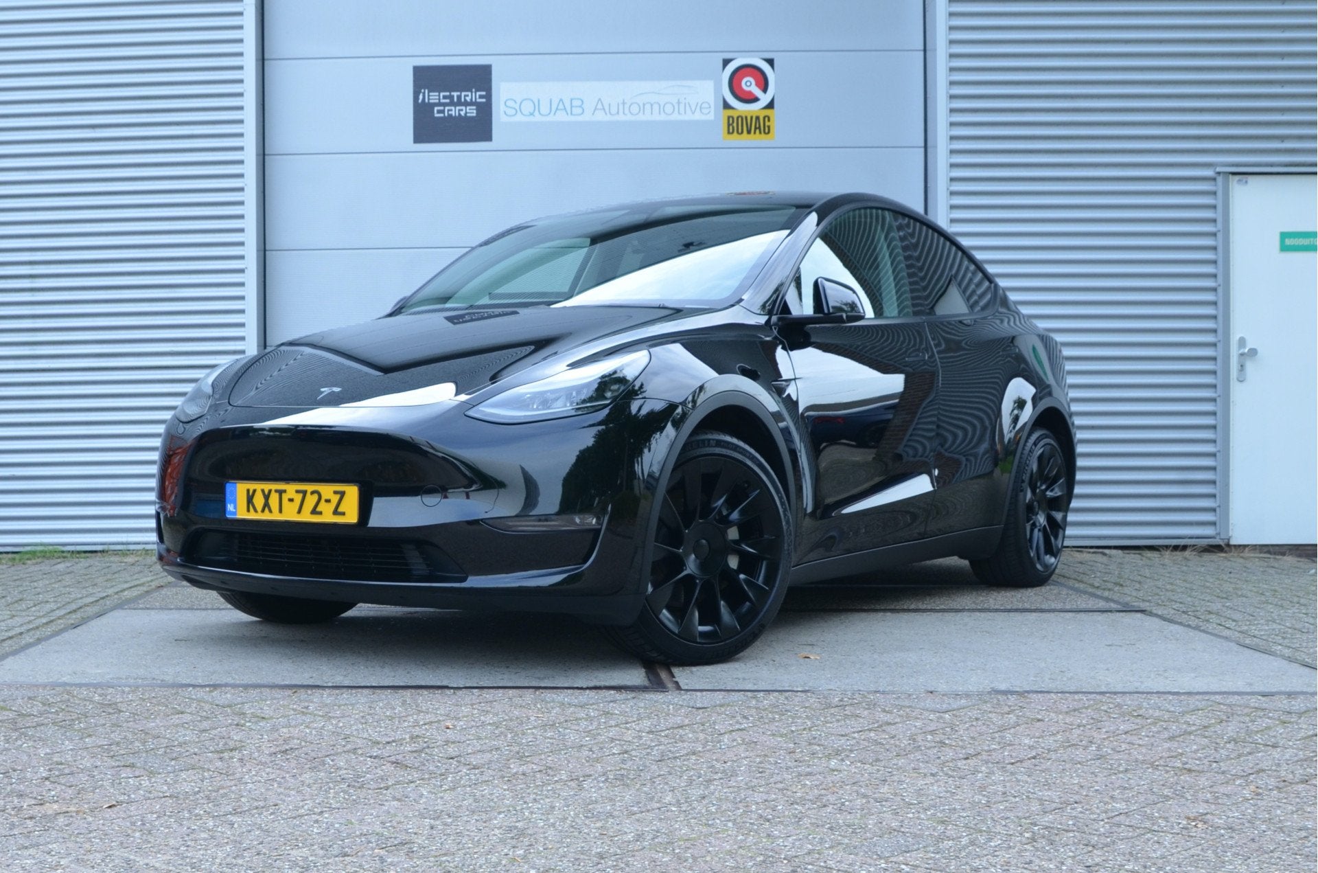 Tesla Model Y Long Range AWD 75 kWh AutoPilot3.0 Ryzen